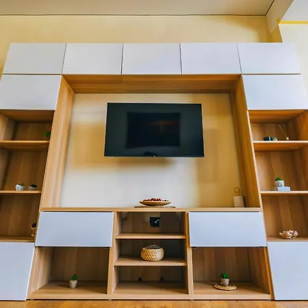 Happy Place Apartment